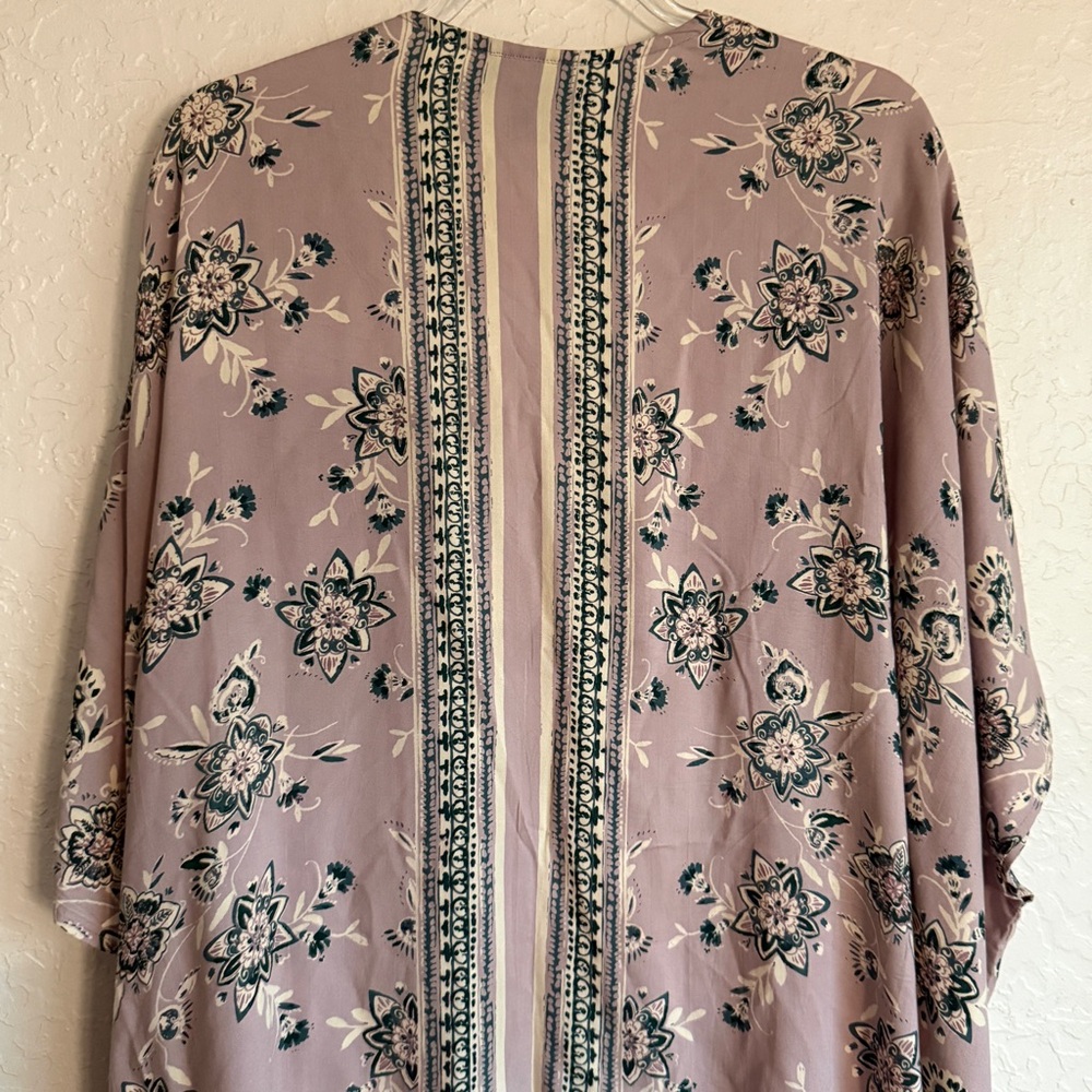 Lola P. Floral Light Purple Kimono Size Small - Picture 8 of 9